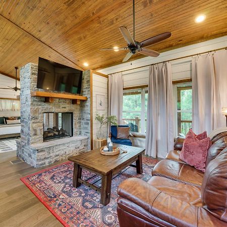 Tree-Lined Broken Bow Studio With Private Hot Tub! Exterior foto