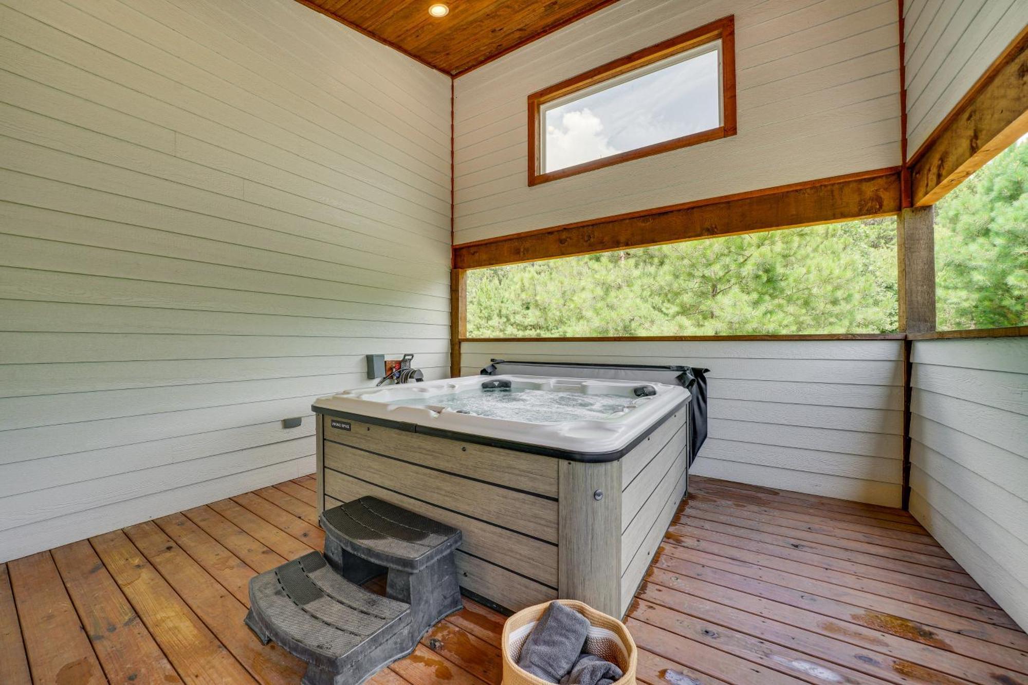 Tree-Lined Broken Bow Studio With Private Hot Tub! Exterior foto