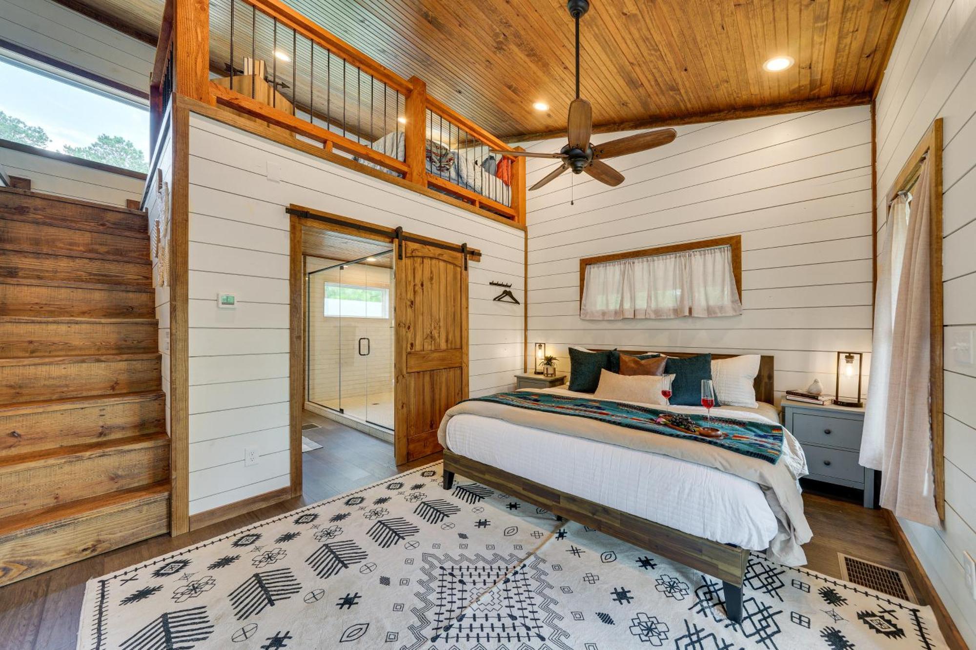 Tree-Lined Broken Bow Studio With Private Hot Tub! Exterior foto