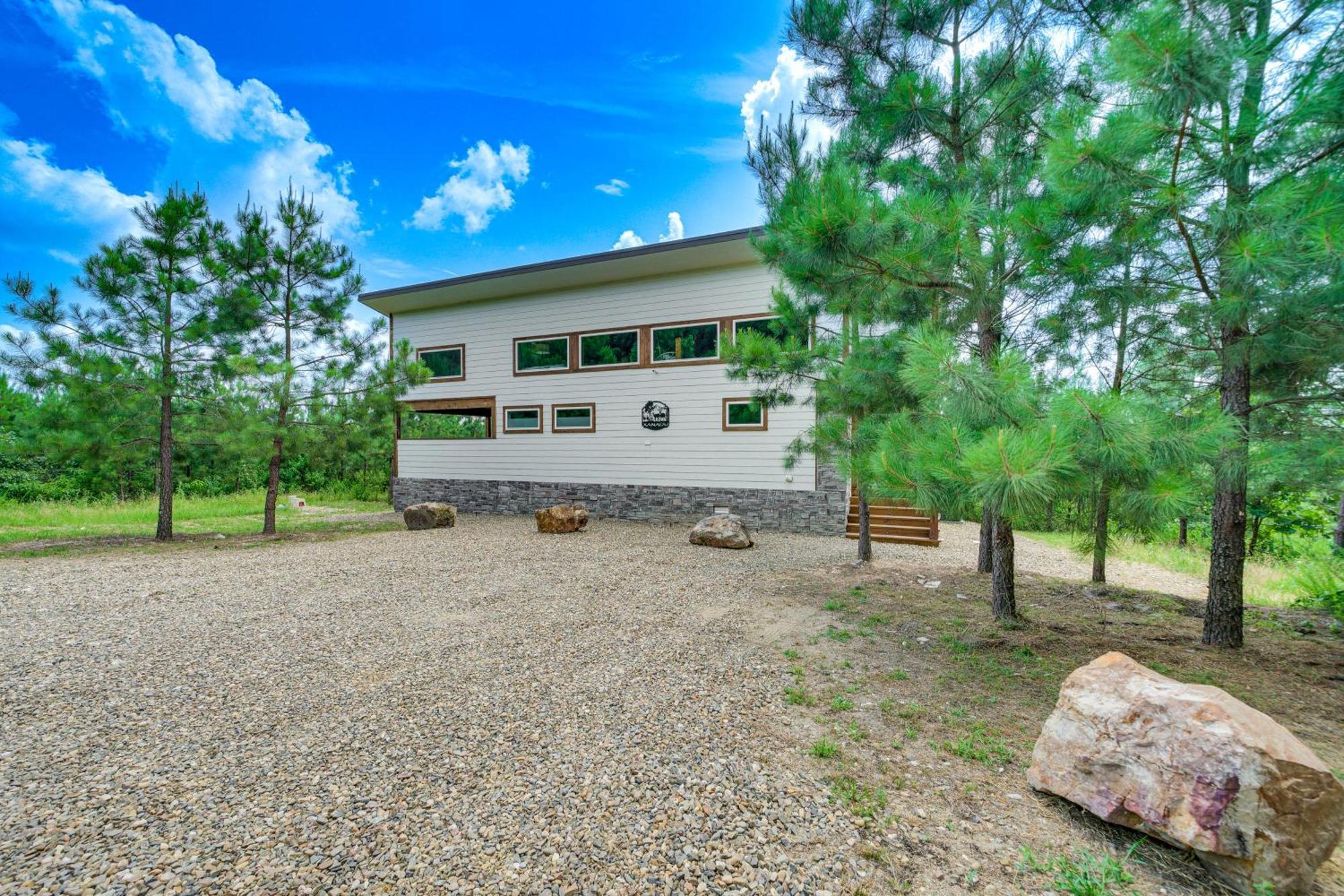 Tree-Lined Broken Bow Studio With Private Hot Tub! Exterior foto